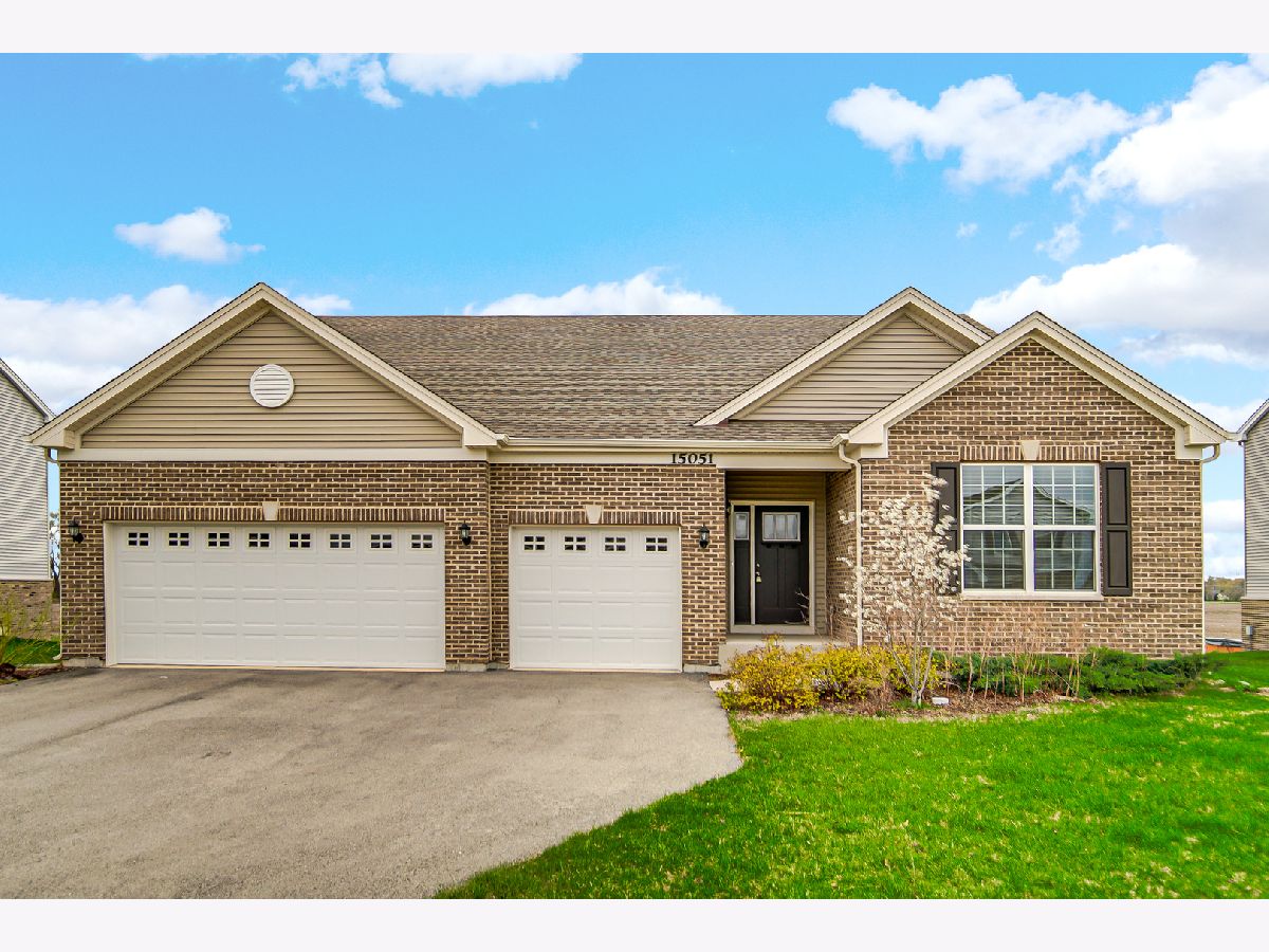 Condos & Townhomes & Homes Sold Stonegate Manhattan Illinois, 15051 Quincy