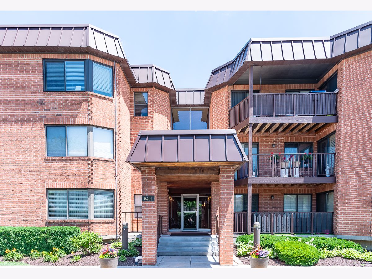 Condos & Townhomes Sold The Lawns Phase 2 Willowbrook Illinois, 6401 Clarendon Hills