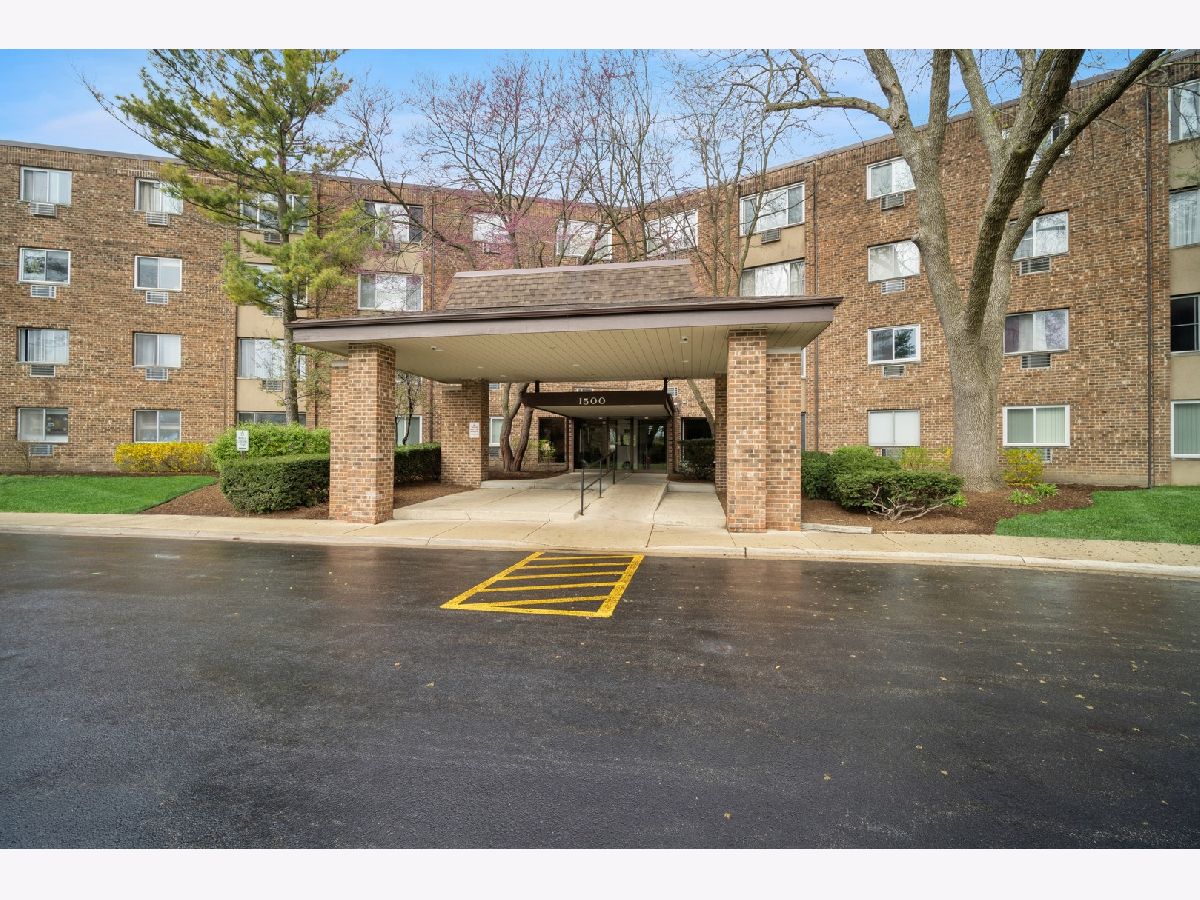 Condos & Townhomes & Homes Sold Moon Lake Village Hoffman Estates Illinois, 1500 Robin
