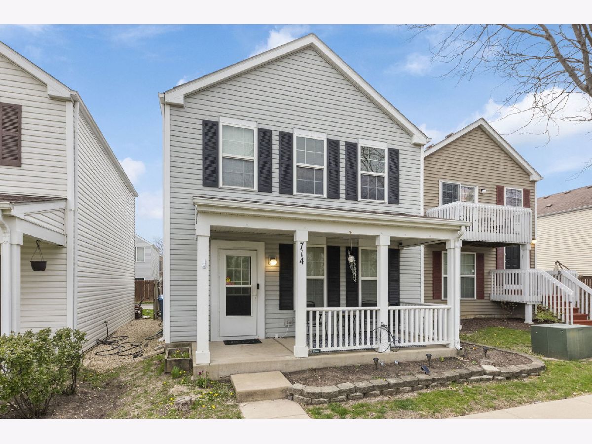 Homes & Townhomes & Condos Sold Hometown Aurora Illinois, 714 Four Seasons