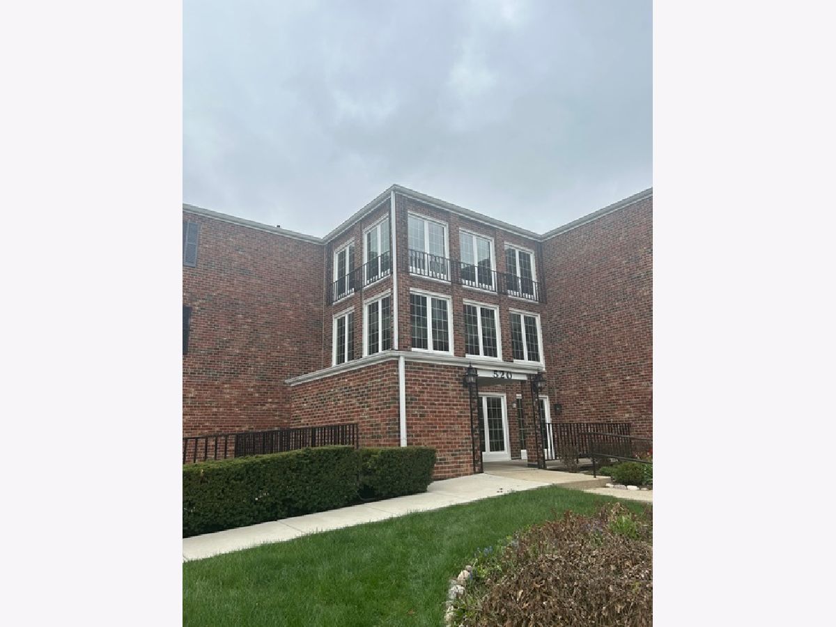  Rented Elk Grove Village Illinois, 520 Biesterfield