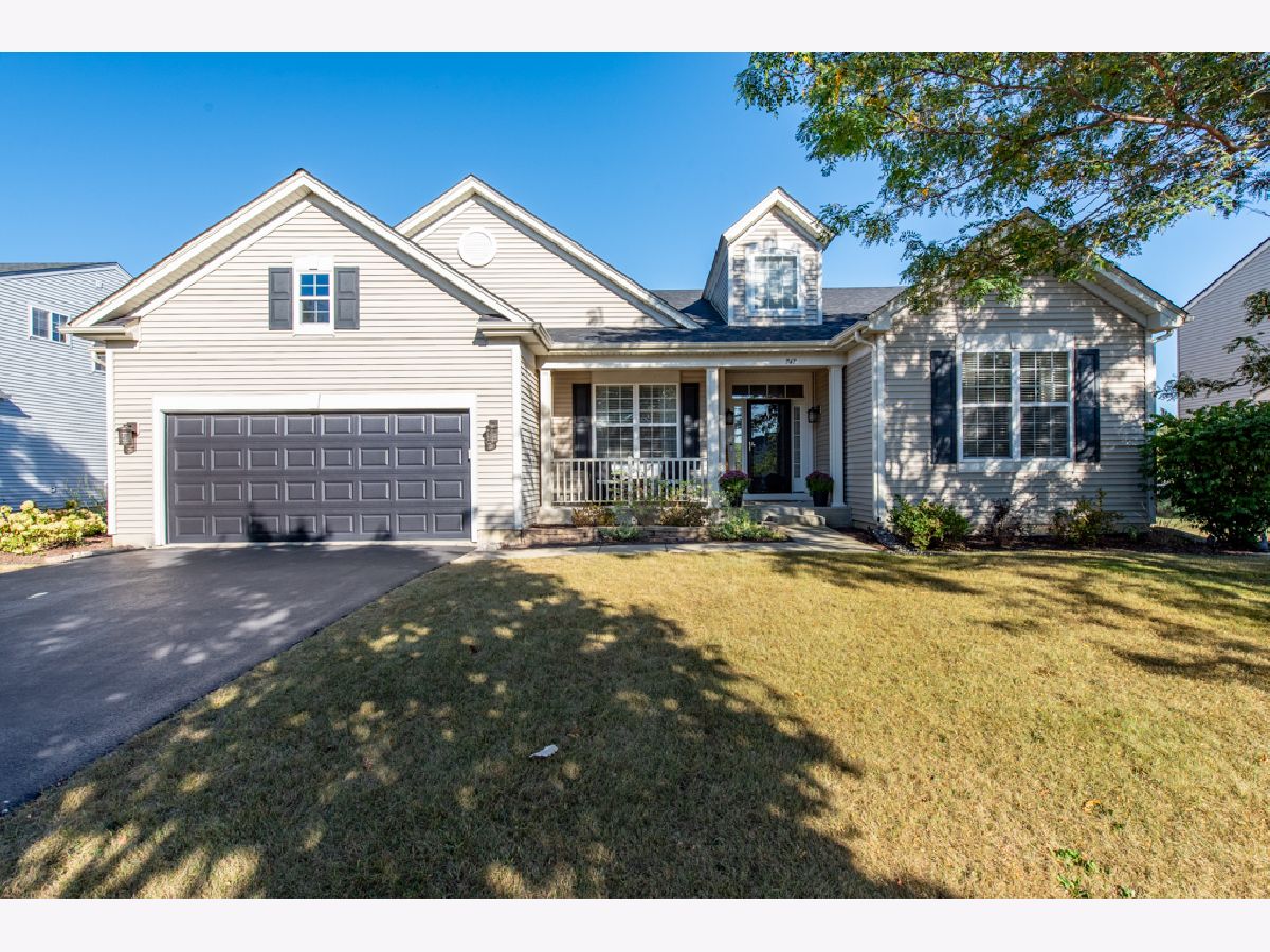 Homes Sold Silver Leaf Glen Round Lake Illinois, 747 Silver Leaf