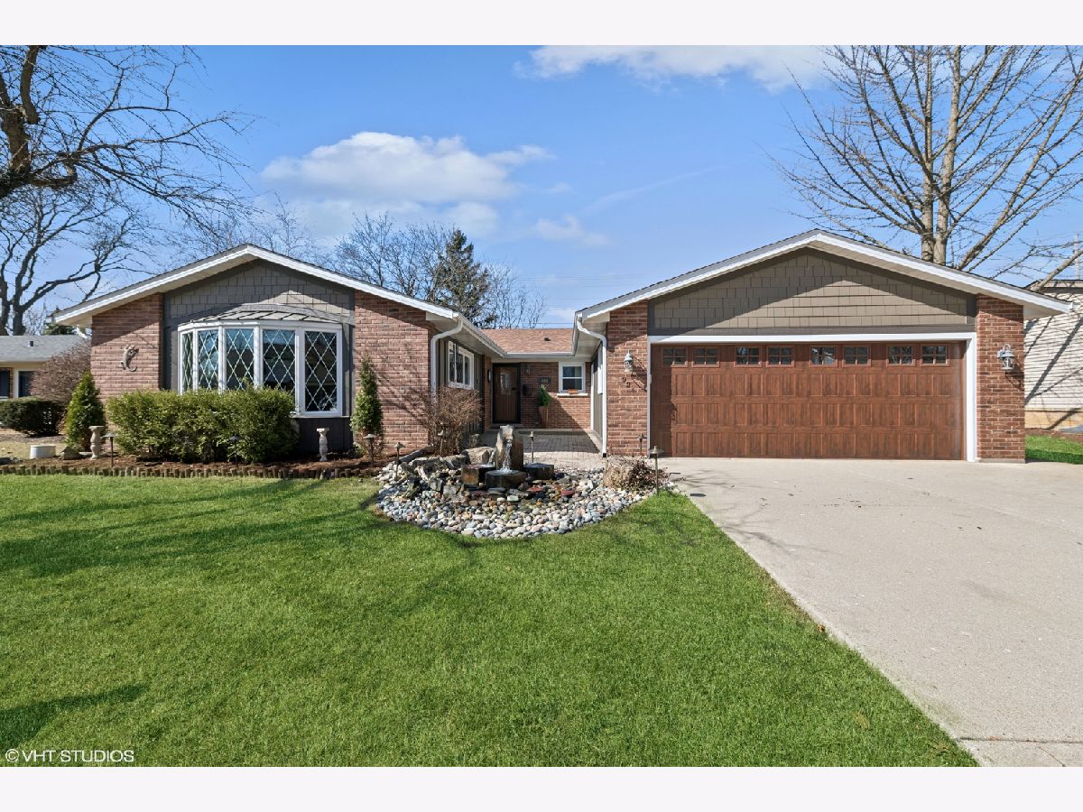Homes Sold Reseda Palatine Illinois, 924 Topanga
