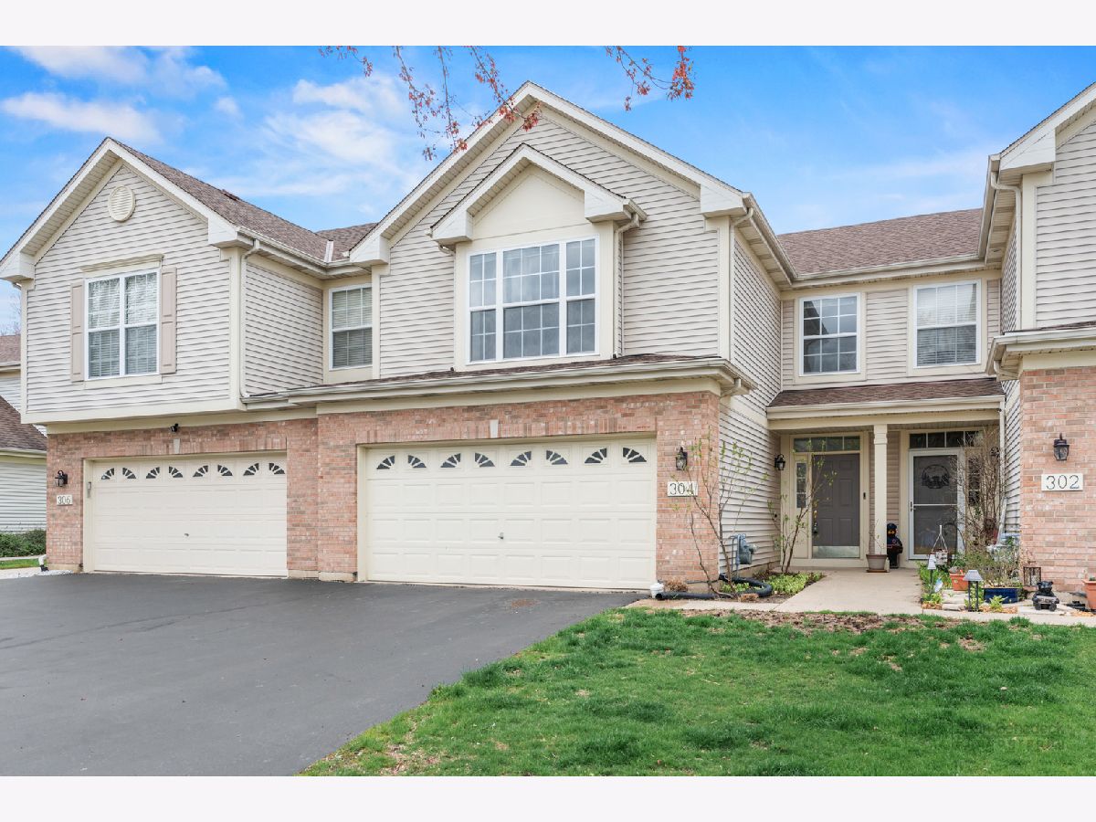 Homes & Townhomes Sold Algonquin Lakes Algonquin Illinois, 304 Lake Gillilan