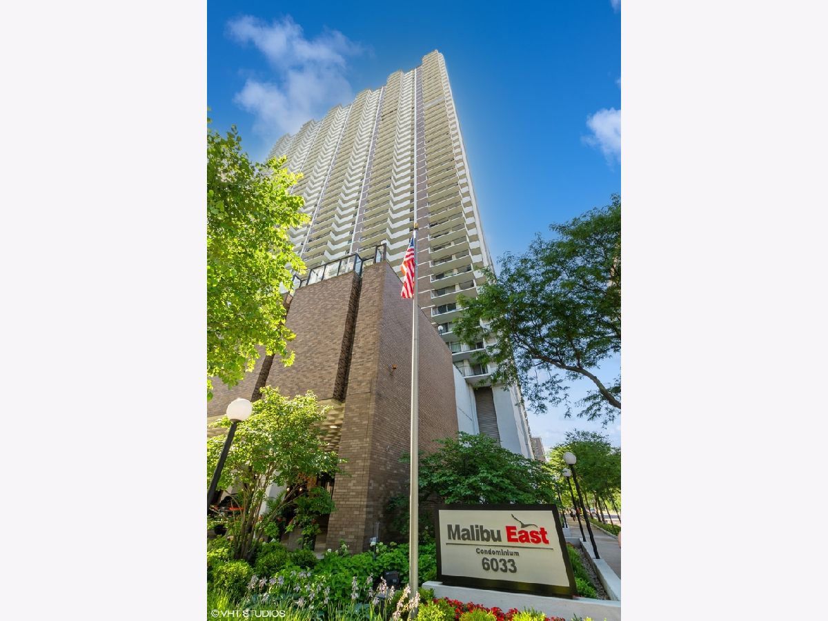 Condominiums Rented Malibu East Chicago Illinois, 6033 Sheridan