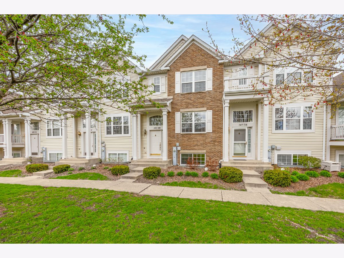 Townhomes Rented Patriot Square Plainfield Illinois, 14540 Patriot Square