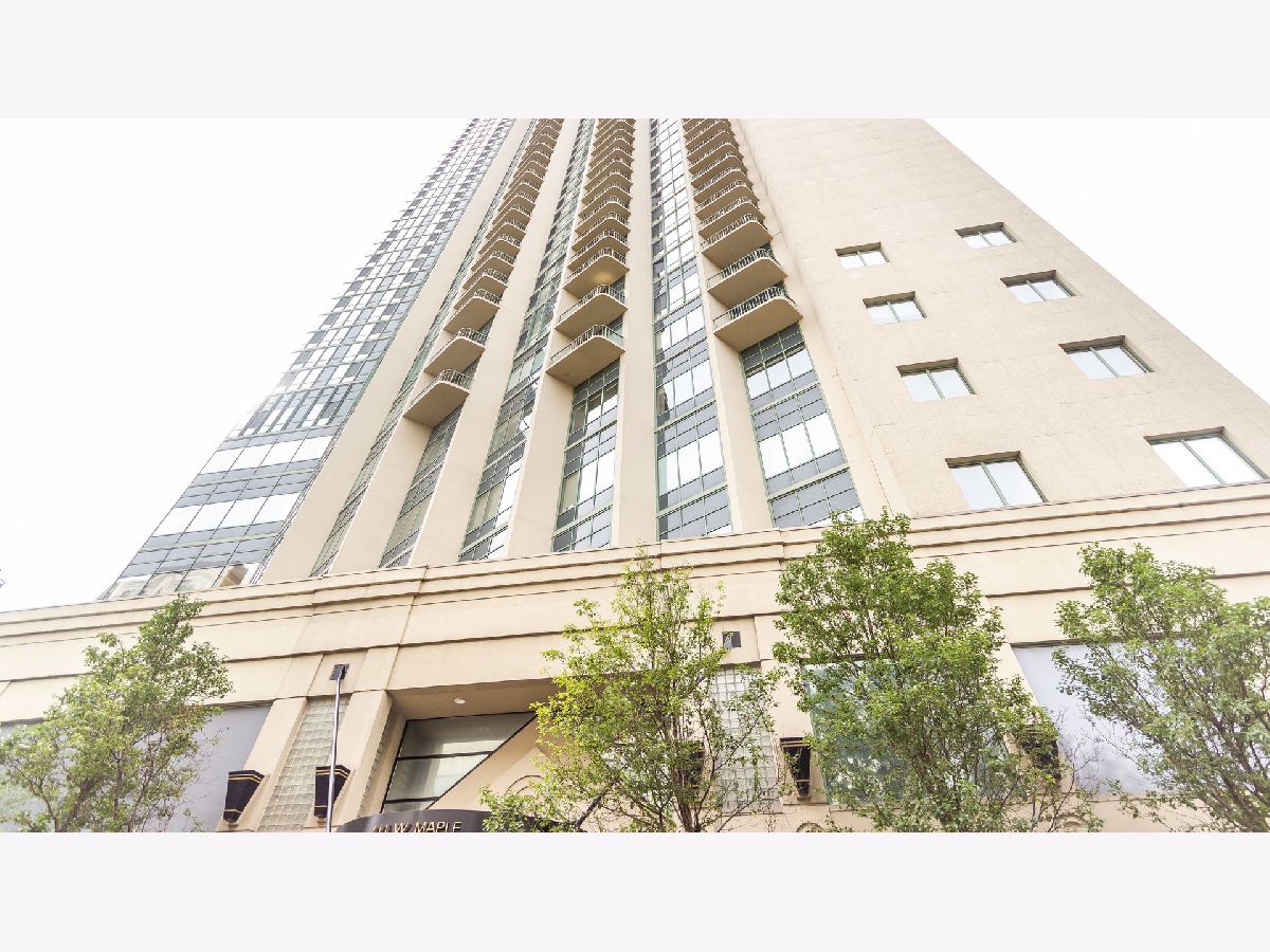 Condominiums Rented Gold Coast Galleria Chicago Illinois, 111 Maple
