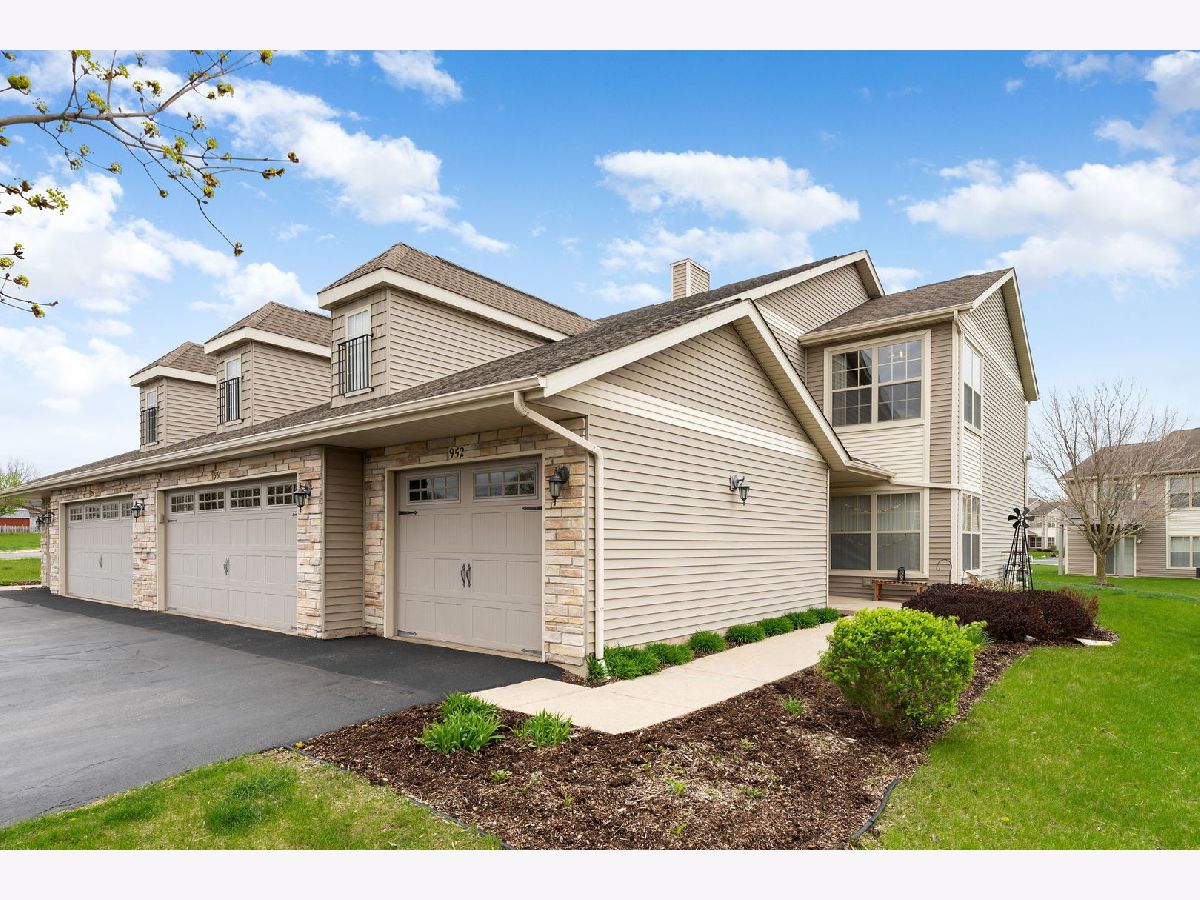 Condominiums Sold River Edge Sycamore Illinois, 952 Arvle
