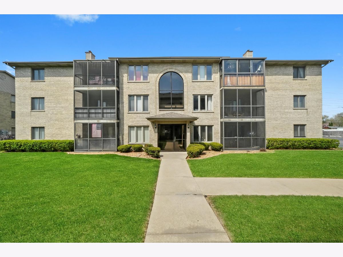 Condominiums & Homes Sold Crestwood Highlands Crestwood Illinois, 5017 139th