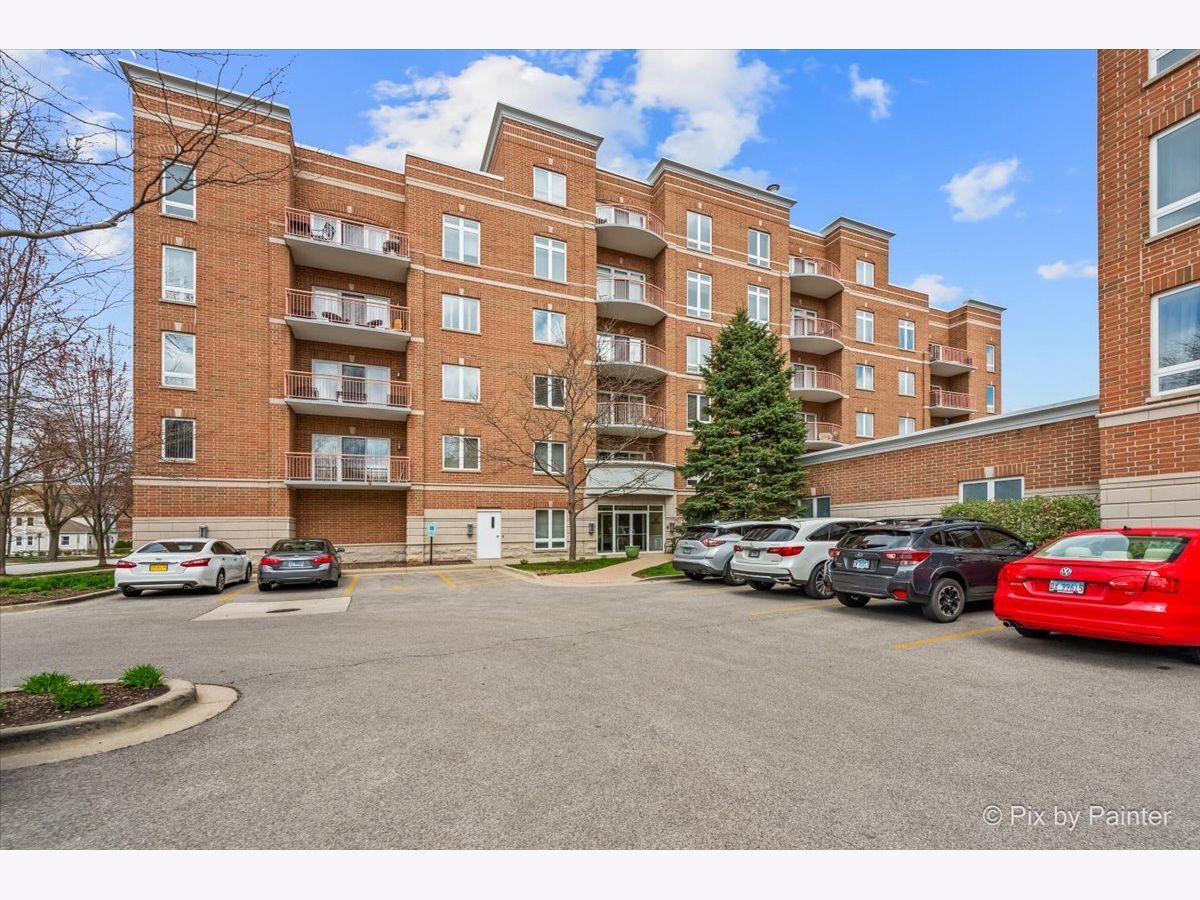 Condominiums Rented The Waterford Of Des Plaines Des Plaines Illinois, 787 Graceland