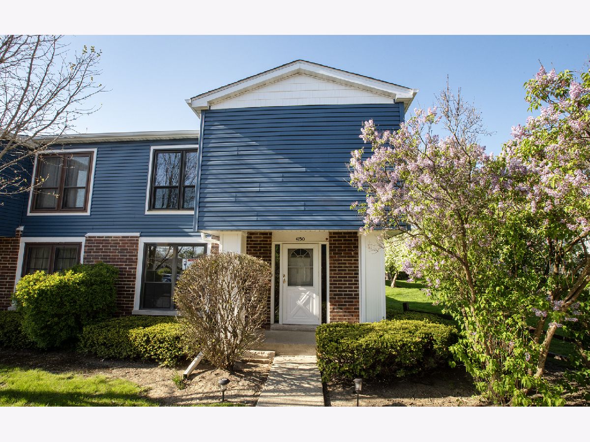 Townhomes Sold Continental Village Waukegan Illinois, 4150 Brentwood