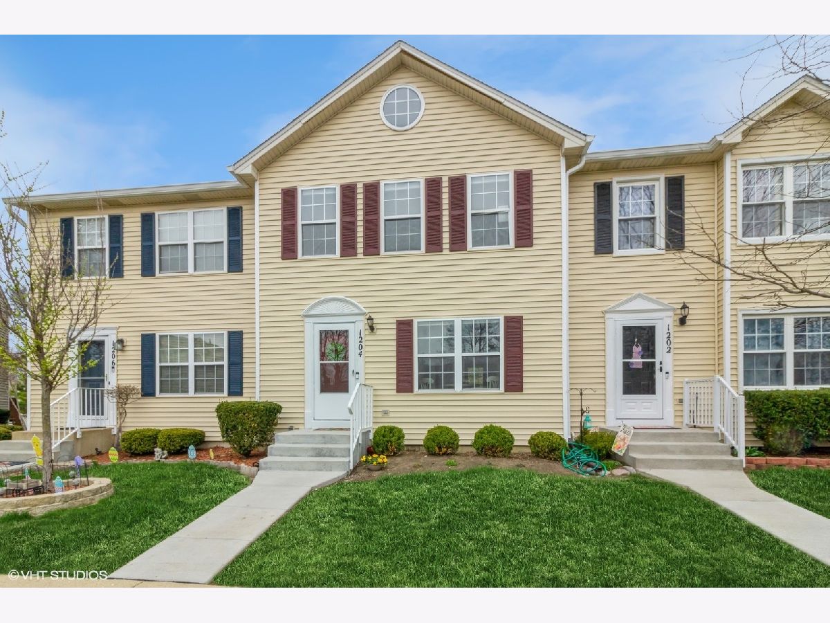 Townhomes Sold Chesapeake Commons Geneva Illinois, 1204 Lencioni