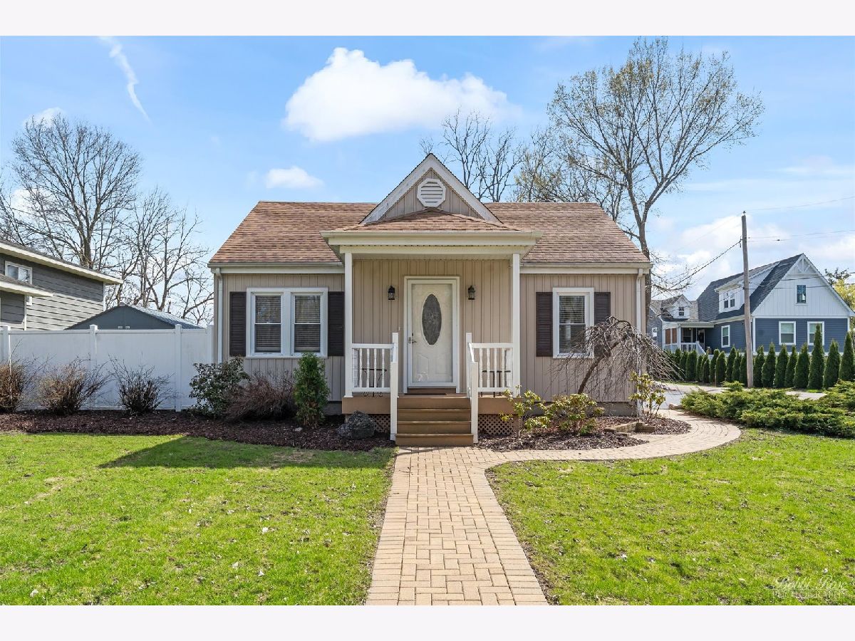 Homes Sold Spring Beach Cary Illinois, 1209 Spring Beach