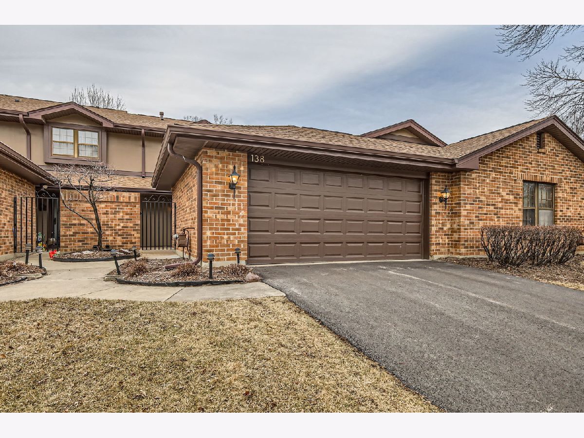 Townhomes Sold Indian Trail Westmont Illinois, 138 Indian Boundary
