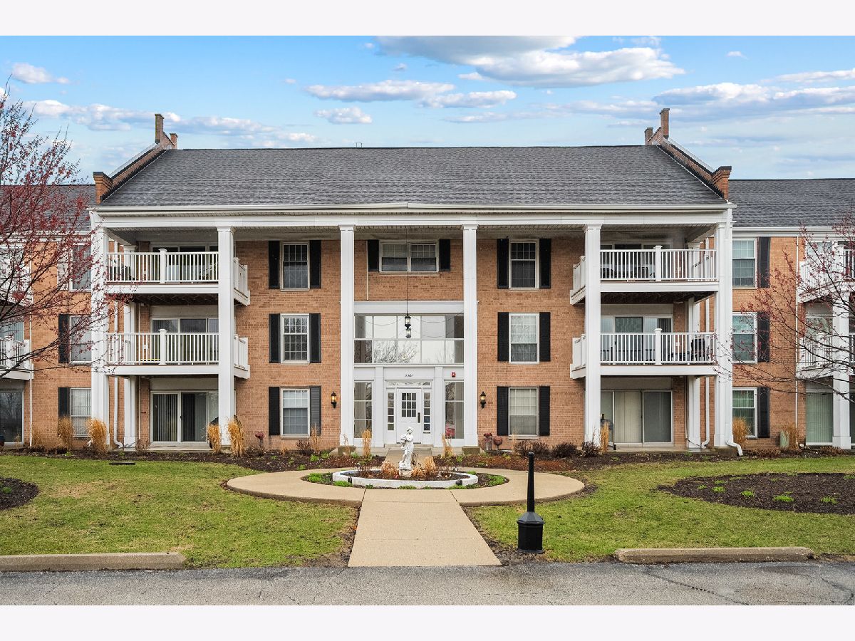 Condominiums Sold Three Fountains On The Lake Rolling Meadows Illinois, 5501 Carriageway