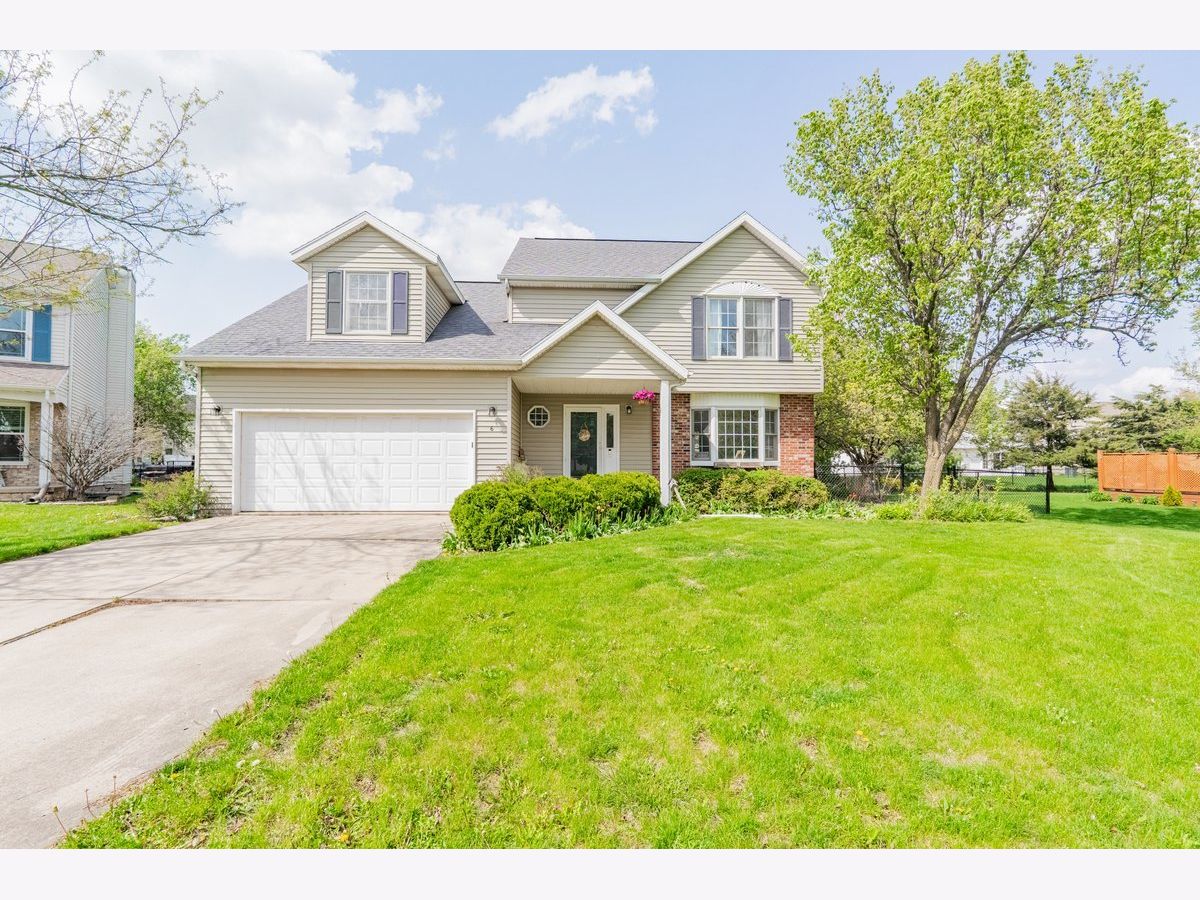 Homes & Condos & Townhomes Sold Old Farm Lakes Bloomington Illinois, 6 Weathervane