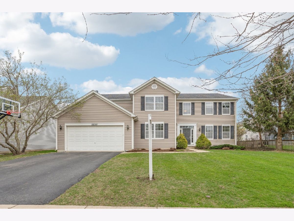 Homes & Townhomes Sold Liberty Lakes Wauconda Illinois, 2210 Green Glade