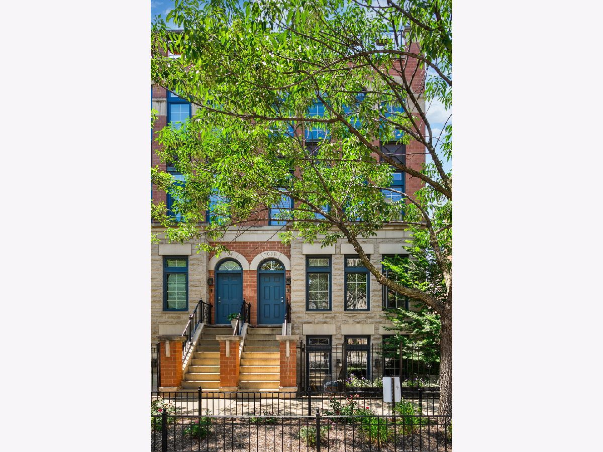 Townhomes & Condos Sold Tuxedo Park Chicago Illinois, 708 Orleans