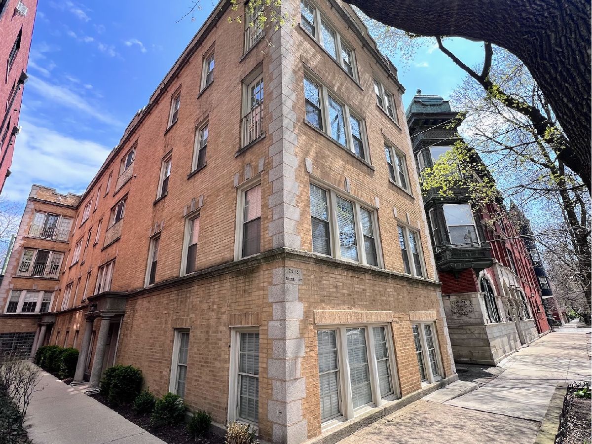Condominiums & Homes Rented Depaul Chicago Illinois, 2215 Bissell