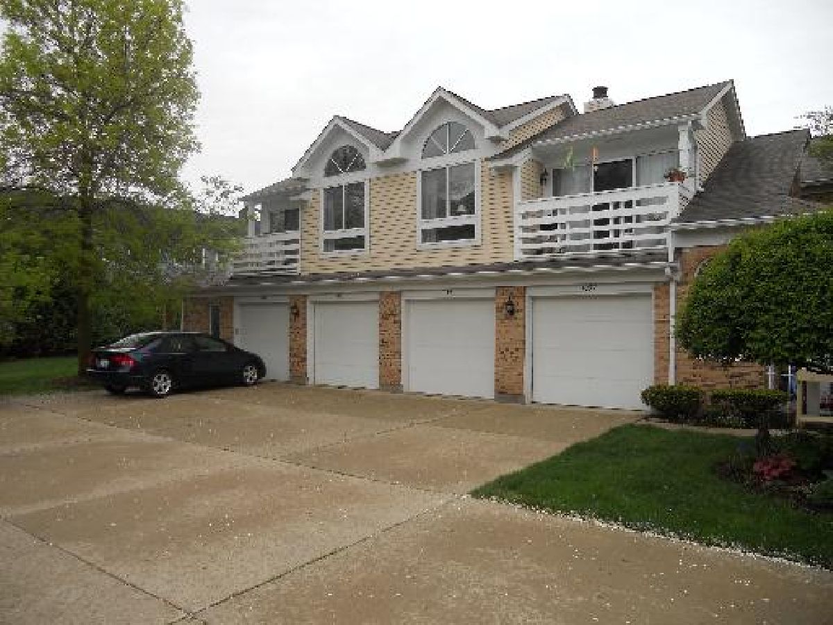 Townhomes & Condos Rented Spoerlein Farms Buffalo Grove Illinois, 1051 Courtland