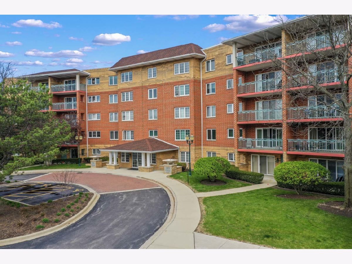 Condominiums Sold Creekside Mount Prospect Illinois, 740 Creekside