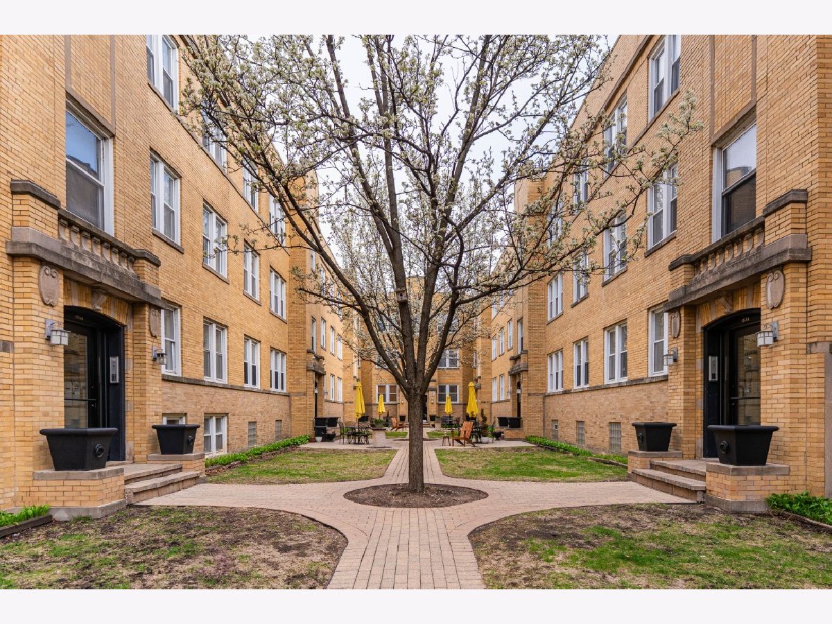 Condominiums Sold La Legenda Chicago Illinois, 1334 Estes