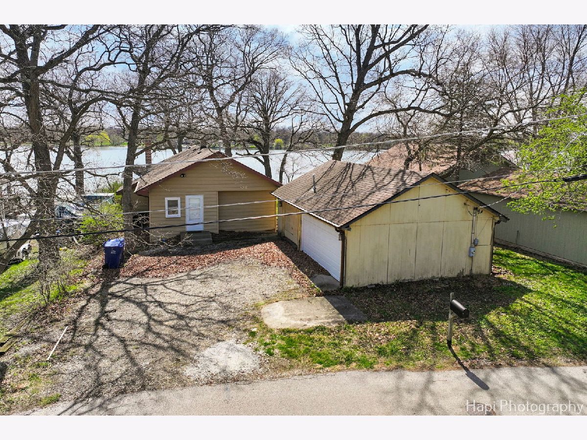 Homes & Condos & Townhomes Sold Idlewild Grayslake Illinois, 33566 Lake Shore