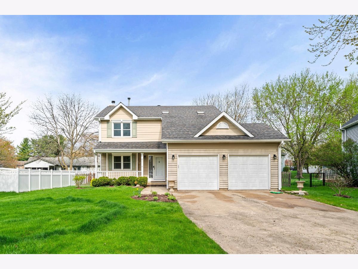  Sold Hinckley Illinois, 631 Louise