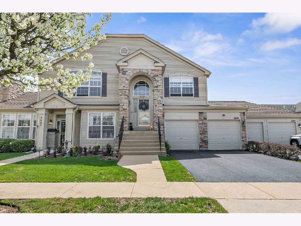 Townhomes & Homes Sold Grand Pointe Meadows West Dundee Illinois, 2687 Acorn