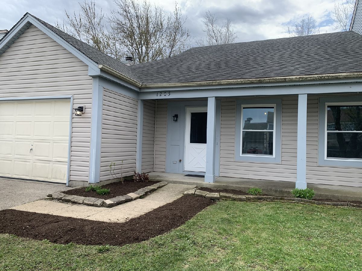 Homes & Townhomes Rented Cambridge Country Mundelein Illinois, 1205 Ashbrook
