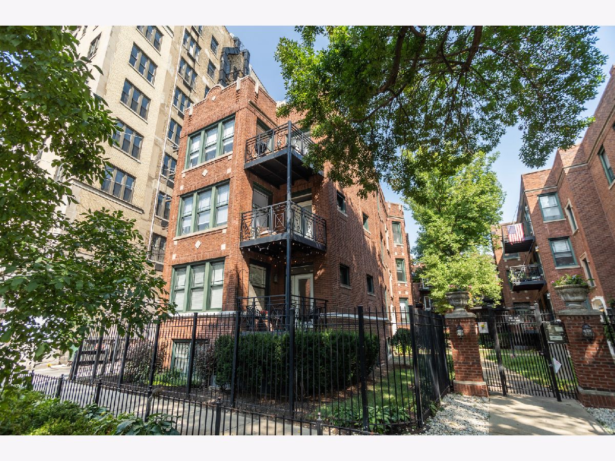 Condominiums Sold Pratt Du Lac Chicago Illinois, 1144 Pratt