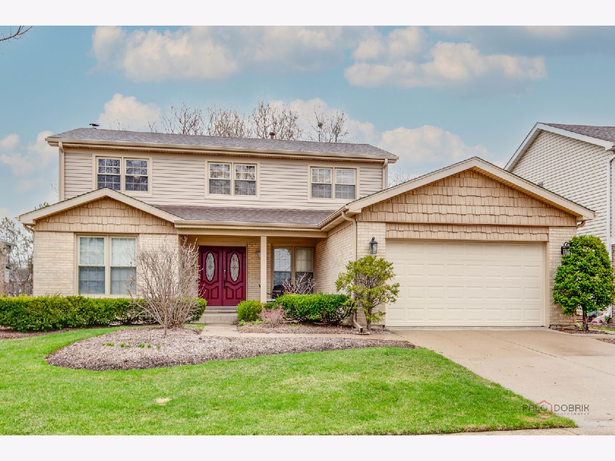 Homes Sold Strathmore Grove Buffalo Grove Illinois, 305 Ronnie