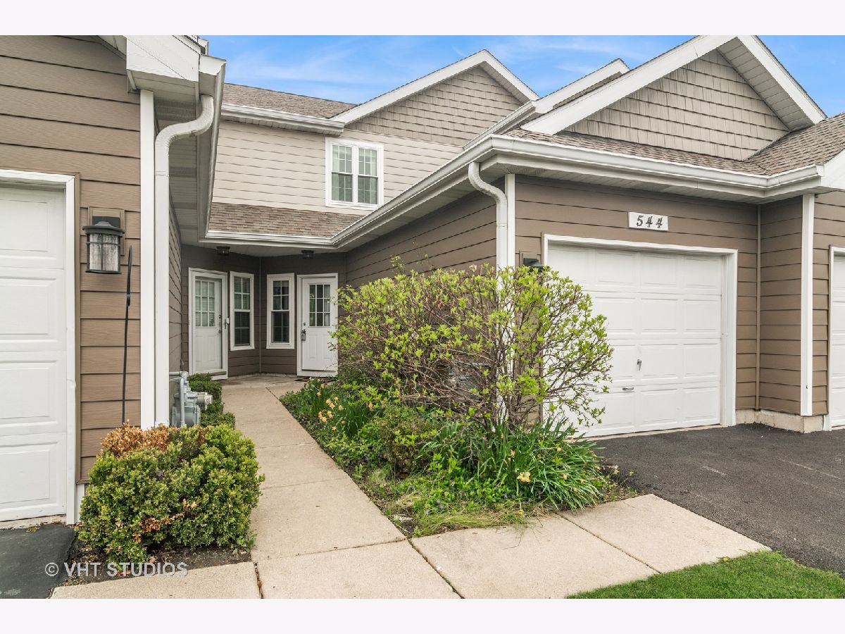 Townhomes Sold Woodhaven Mundelein Illinois, 544 Woodhaven