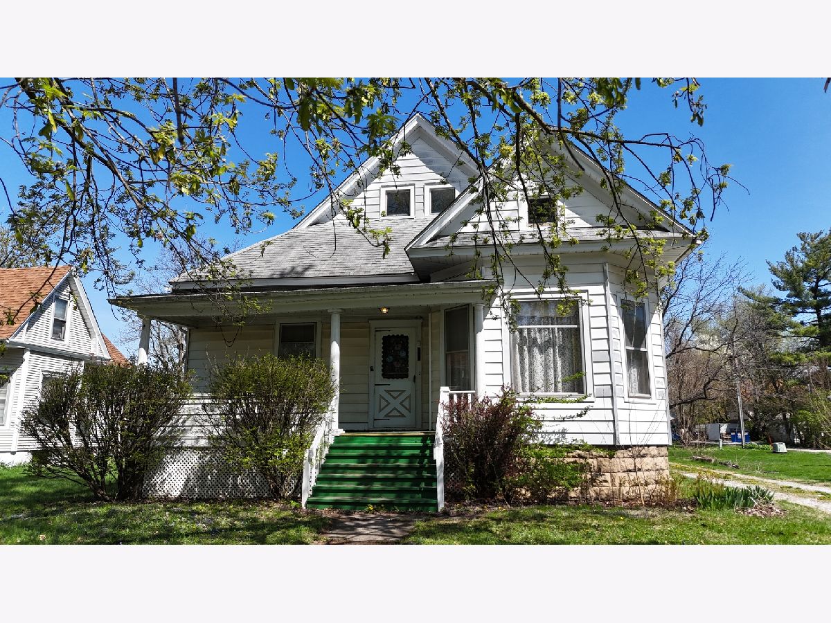  Sold Grant Park Illinois, 307 Curtis