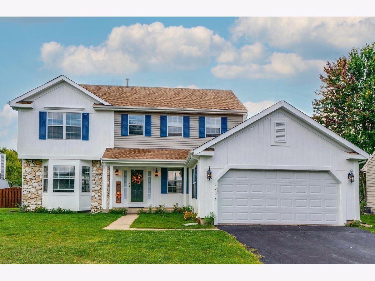 Homes Rented Bentwood Estates Crystal Lake Illinois, 1225 Westport Ridge