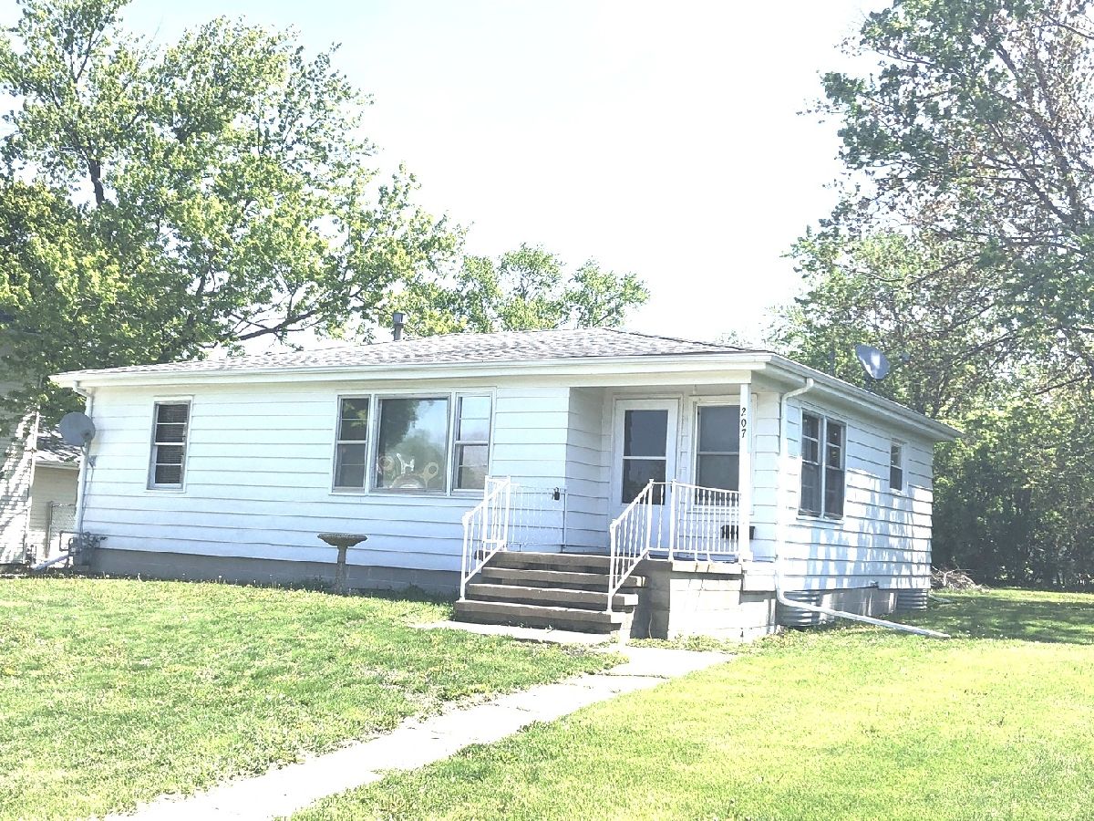  Sold Gilman Illinois, 207 Thomas