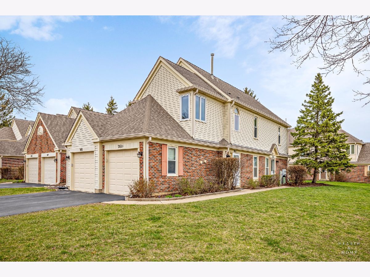 Townhomes & Condos Sold East Hamptons Elk Grove Village Illinois, 261 University