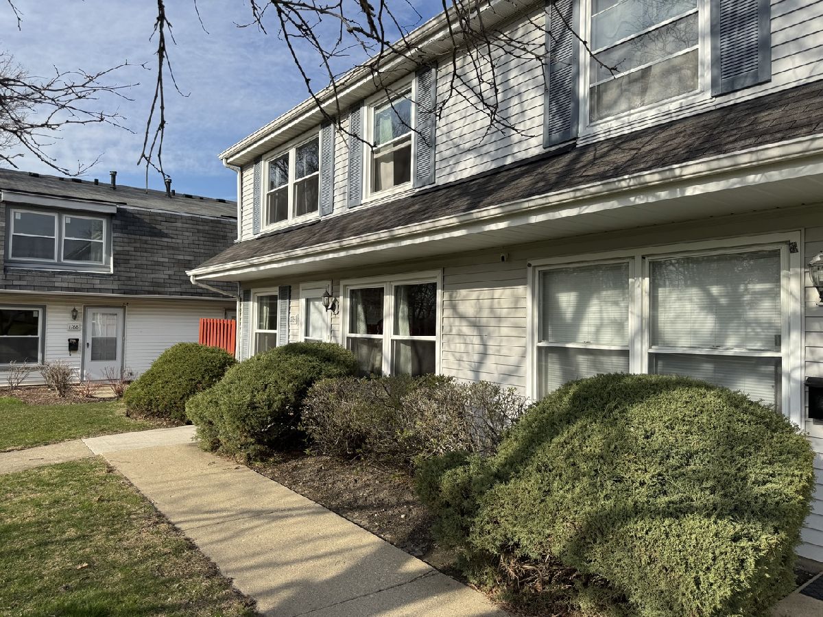 Townhomes & Condos Rented Barrington Square Hoffman Estates Illinois, 1784 Queensbury