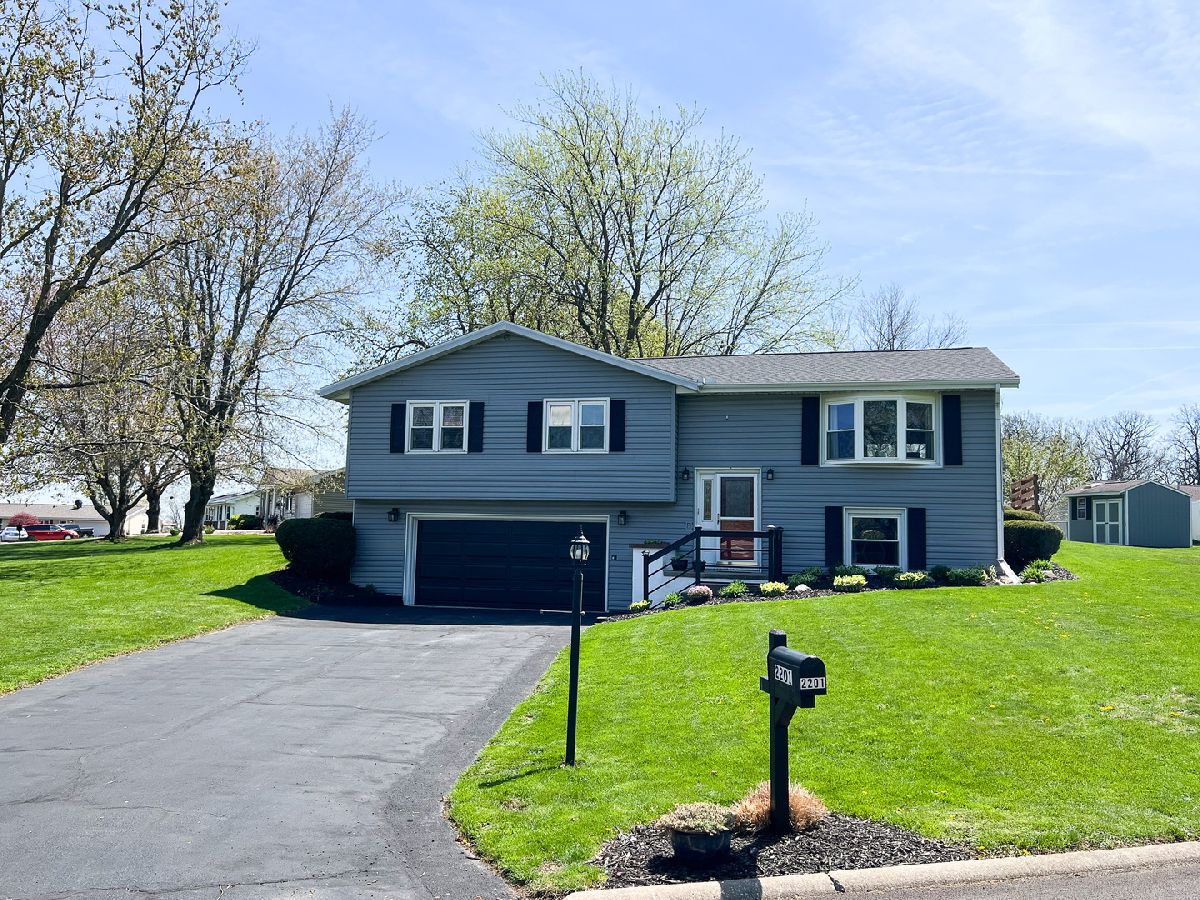  Sold Eureka Illinois, 2201 Oak