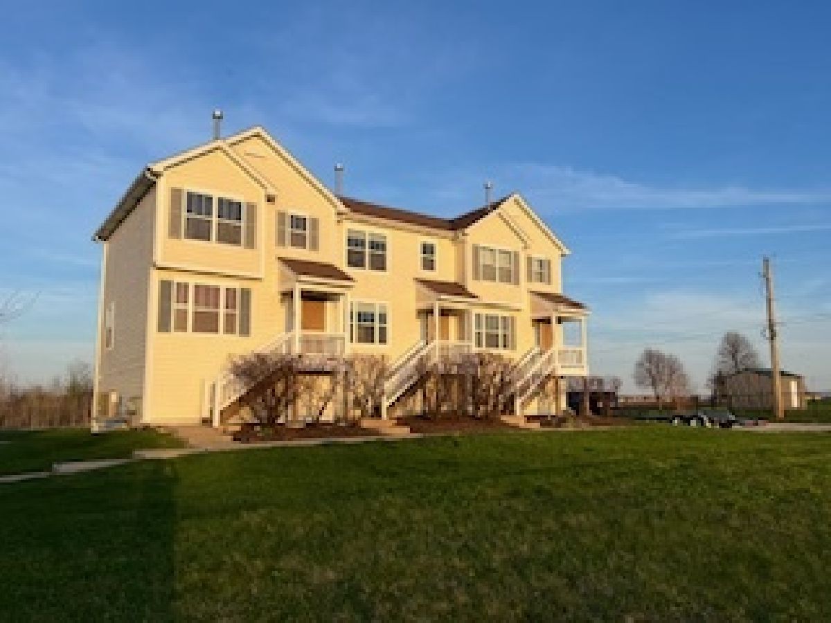  Rented Cortland Illinois, 128 Robinson