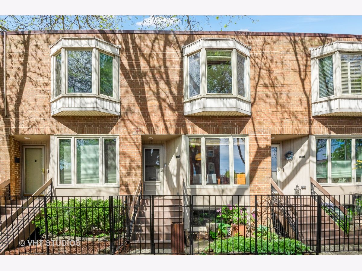 Townhomes & Condos Sold Willow Dayton Chicago Illinois, 1830 Dayton