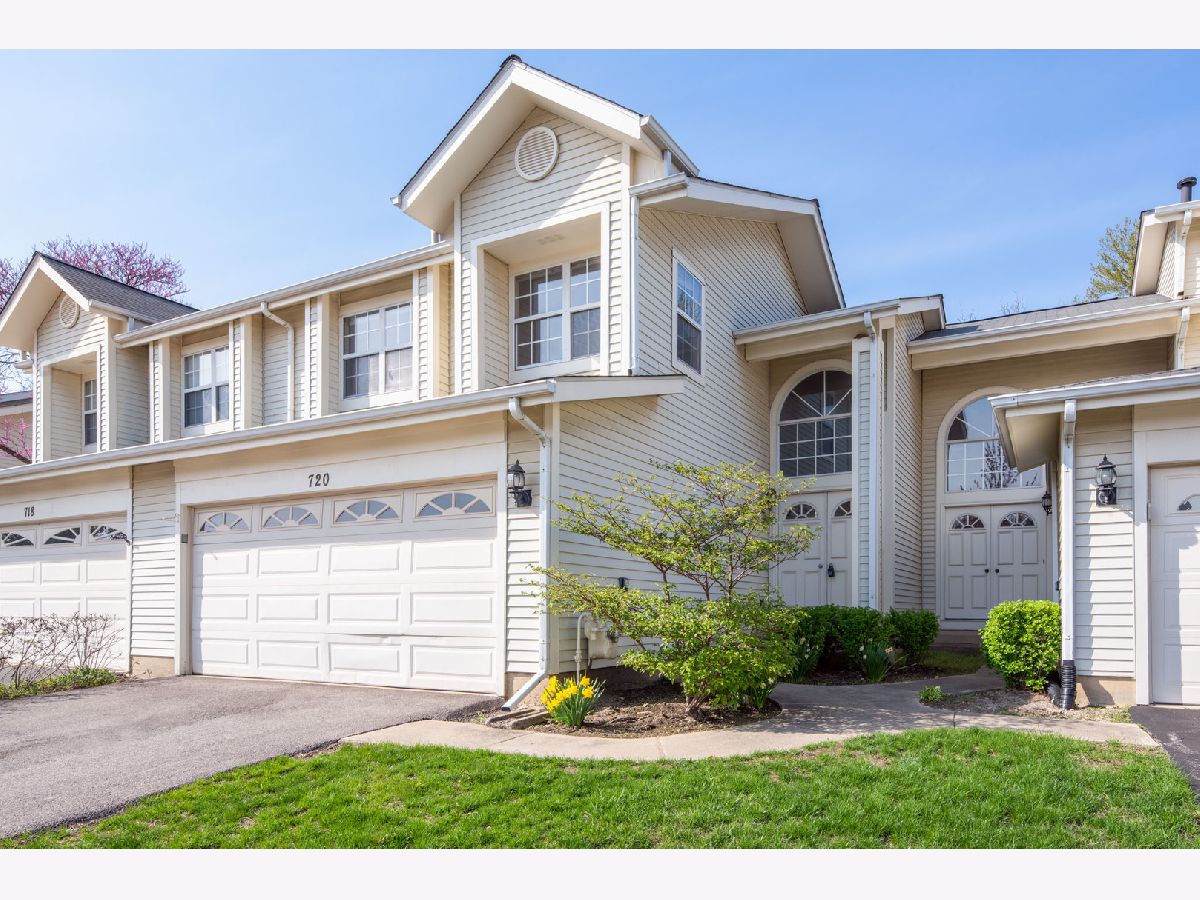 Townhomes & Homes Sold Weathersfield North Schaumburg Illinois, 720 Sturnbridge