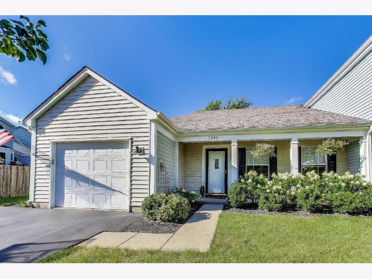 Homes & Townhomes For Sale Cambridge Country Mundelein Illinois, 1340 Spalding Drive