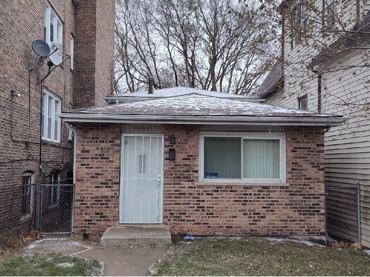 Homes & Condos & Townhomes Sold Essex Manor Chicago Illinois, 8043 Saginaw