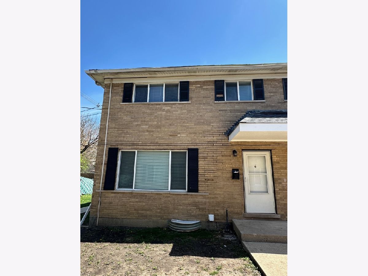 Rented Wheaton Illinois, 1721 Roosevelt