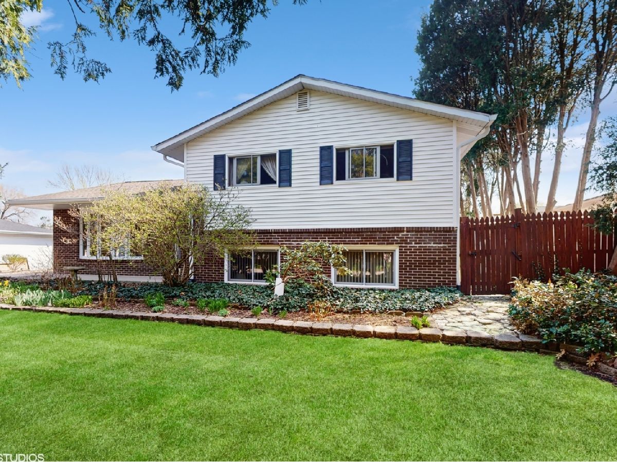 Homes Sold Forest Lake Lake Zurich Illinois, 21323 Starry