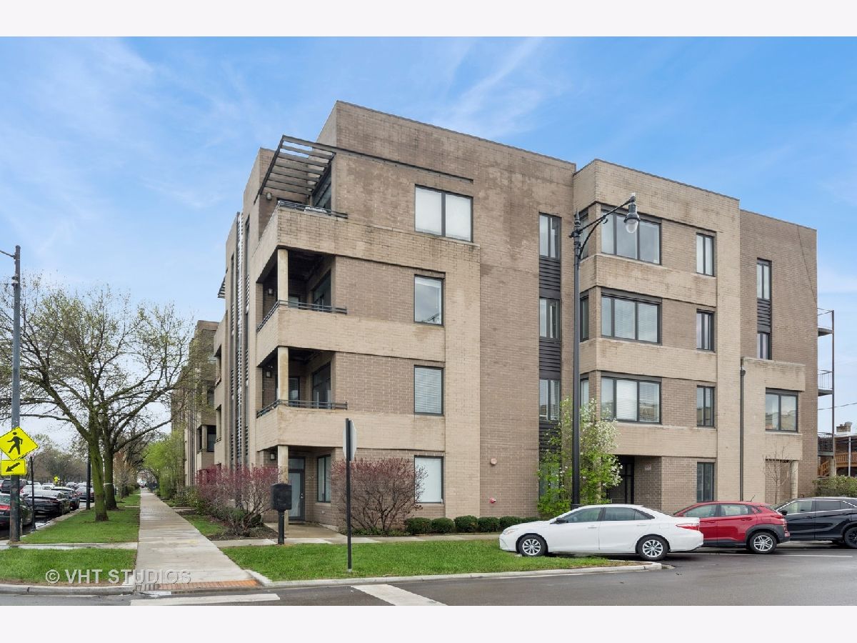 Condominiums For Sale Terrace Place Chicago Illinois, 2409 Catalpa Avenue