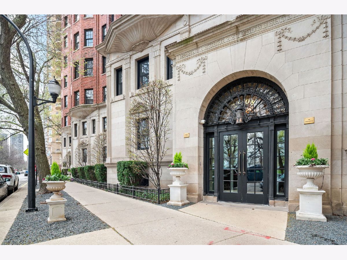 Condominiums Sold Marlborough Chicago Illinois, 2608 Lakeview