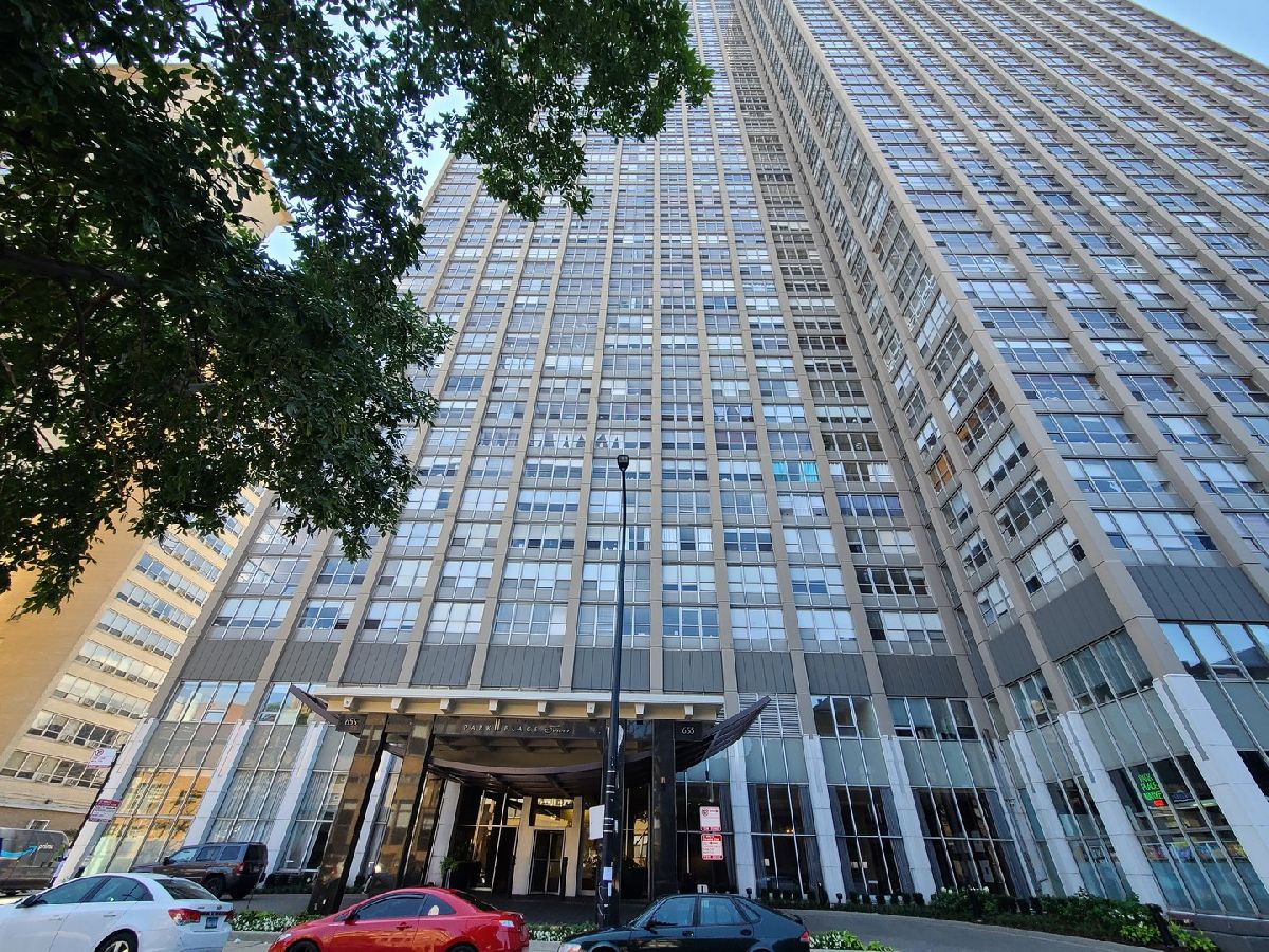 Condominiums Rented Park Place Tower Chicago Illinois, 655 Irving Park
