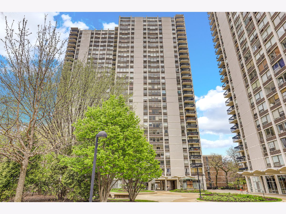 Condos & Townhomes Sold Sandburg Village Chicago Illinois, 1460 Sandburg